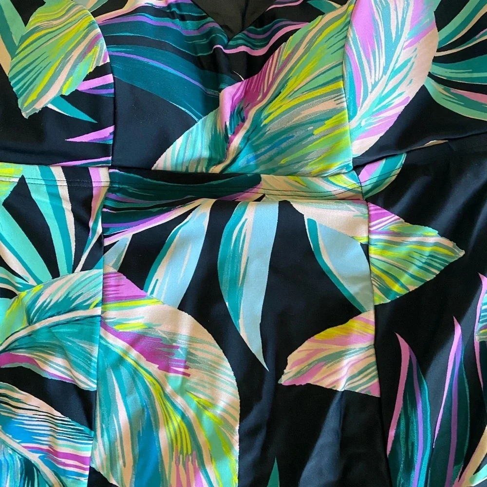 torrid Wireless Mesh High Neck One Piece Swimsuit - Pretty Summer Leaves, Sz. 18